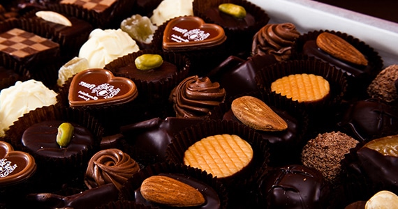 Auer Source : https://chocolat-auer.ch/boutique/page-produits
