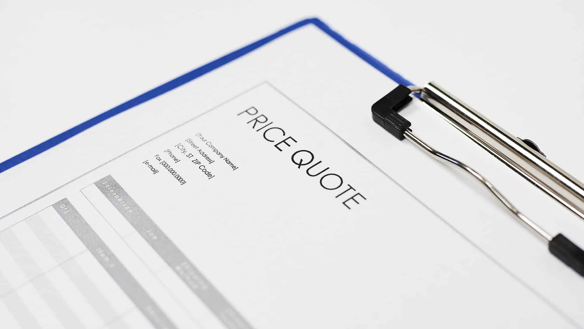 Document devis de change CHF EUR avec pince bleue et données tarifaires
